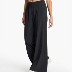 Vuori Villa Wideleg Women's Lightweight Pants
